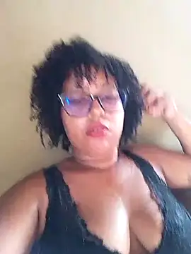 Snapshot of TMaya01 chatting on October 2025 04:18:01 PM TMaya01 online show from October 2025 04:18:01 PM