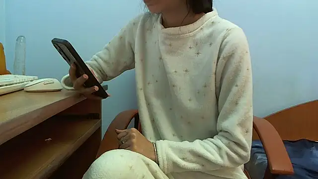 andreea713 online show from March 2026 03:04:02 PM