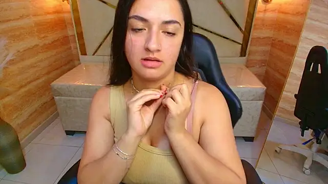 Snapshot of rachel_r_ chatting on October 2025 01:43:02 PM rachel r online show from October 2025 01:43:02 PM