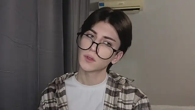 Oliver star boy  online show from November 2025 06:34:01 PM