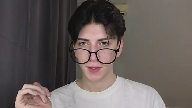 Oliver star boy  online show from November 2025 03:05:01 PM