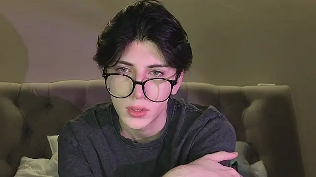 Oliver star boy  online show from February 2026 07:24:02 PM