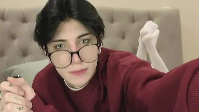 Oliver star boy  online show from February 2026 03:45:02 PM