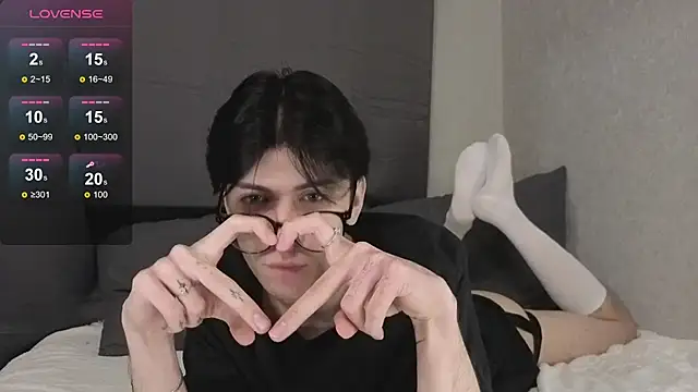 Oliver star boy  online show from December 2025 08:44:02 PM