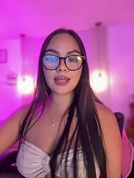 amber white15 online show from February 2026 02:41:01 AM