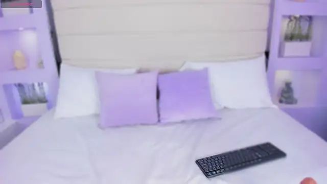 AmyColman  online show from February 2026 12:24:01 PM