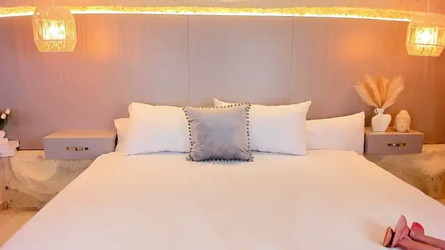 AmyColman  online show from March 2026 11:58:02 AM