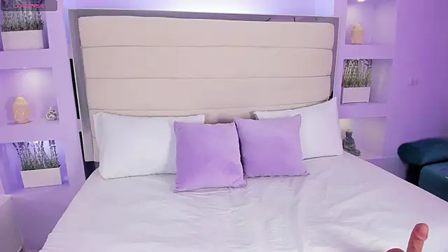 AmyColman  online show from January 2026 12:09:01 PM