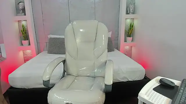 AmyColman  online show from November 2025 11:36:02 AM