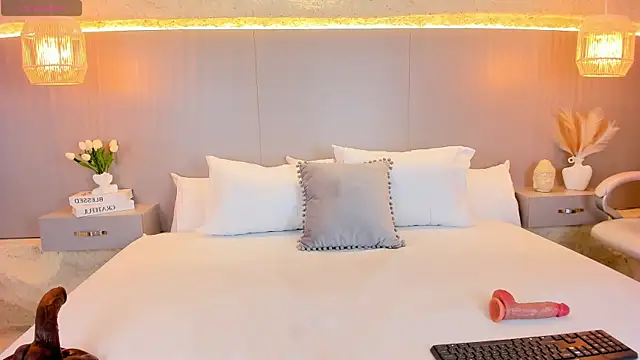 AmyColman  online show from March 2026 12:11:02 PM