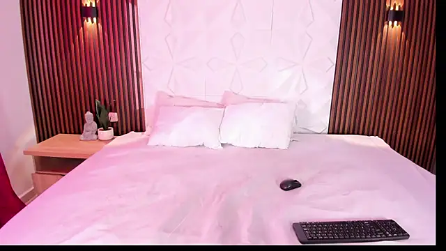 AmyColman  online show from May 2026 12:04:02 PM
