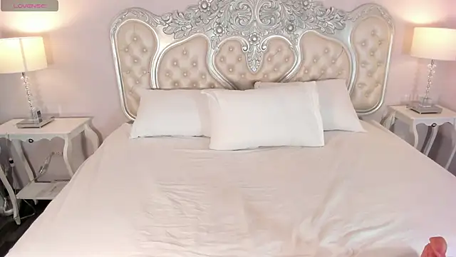 AmyColman  online show from February 2026 12:16:01 PM