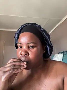 Snapshot of SweetCandy84 chatting on November 2025 02:11:01 PM SweetCandy84 online show from November 2025 02:11:01 PM