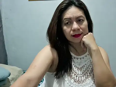 xxxHoneyBee29 online show from February 2026 10:32:01 PM