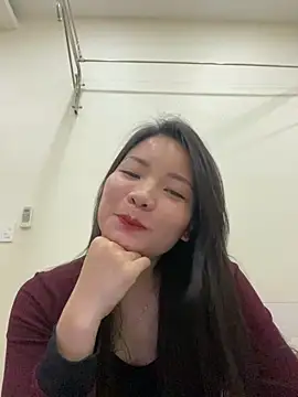 Bee Yellow00 online show from December 2025 04:28:01 AM