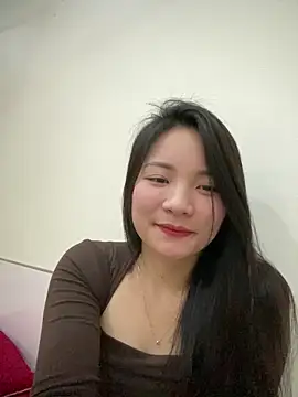 Bee Yellow00 online show from March 2026 04:50:02 AM