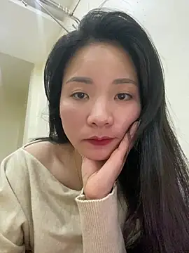 Bee Yellow00 online show from February 2026 04:51:02 AM