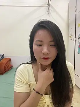 Bee Yellow00 online show from May 2026 04:59:02 AM