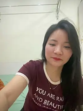 Bee Yellow00 online show from March 2026 04:54:02 AM