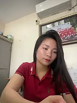 Bee Yellow00 online show from March 2026 08:46:02 AM