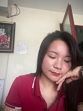 Bee Yellow00 online show from April 2026 04:19:01 AM