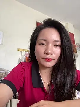 Snapshot of Bee_Yellow00 chatting on June 2026 03:16:02 AM Bee Yellow00 online show from June 2026 03:16:02 AM