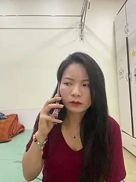 Bee Yellow00 online show from May 2026 04:42:02 AM
