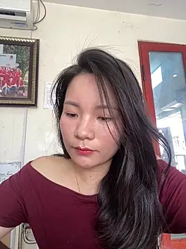 Bee Yellow00 online show from May 2026 03:01:01 AM
