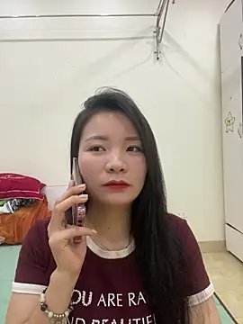 Bee Yellow00 online show from May 2026 04:47:01 AM