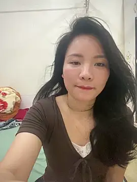 Bee Yellow00 online show from April 2026 04:50:04 AM