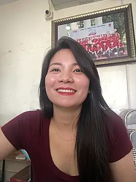 Bee Yellow00 online show from April 2026 08:17:02 AM