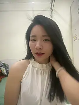 Bee Yellow00 online show from May 2026 04:38:01 AM