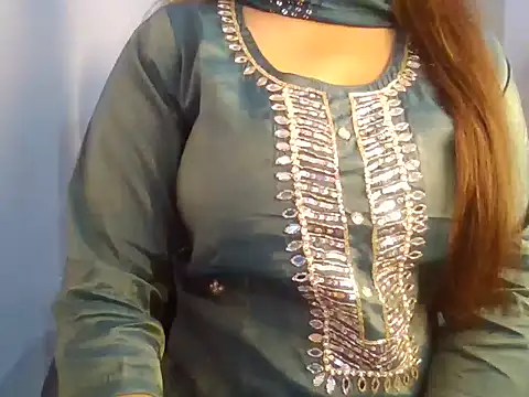 Snapshot of QUEEN_SUKU__ chatting on October 2025 05:39:02 AM QUEEN SUKU   online show from October 2025 05:39:02 AM