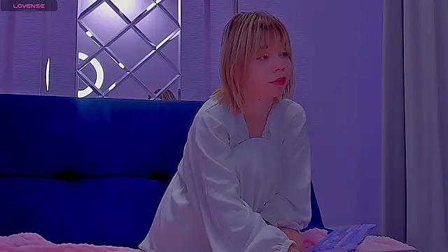 Snapshot of Milena_brilliant chatting on October 2025 10:14:02 AM Milena brilliant online show from October 2025 10:14:02 AM