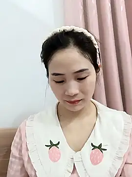 Snapshot of Pig_pig11 chatting on December 2025 12:48:01 PM Pig pig11 online show from December 2025 12:48:01 PM