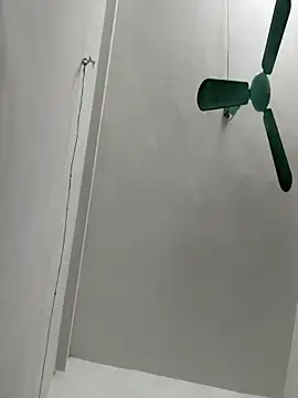 Snapshot of Pig_pig11 chatting on October 2025 09:11:02 PM Pig pig11 online show from October 2025 09:11:02 PM