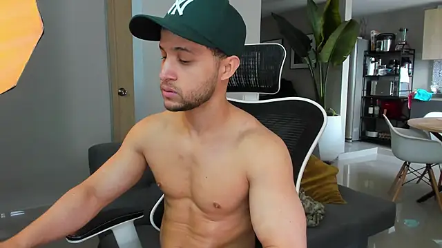 Paul Reybor online show from December 2025 03:36:02 PM