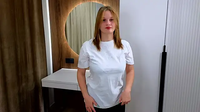 Snapshot of NickyMesler chatting on October 2025 04:39:02 PM NickyMesler online show from October 2025 04:39:02 PM