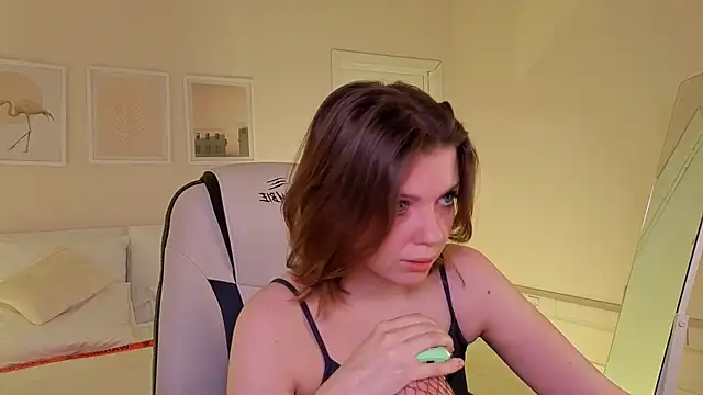 PollyRouge   online show from October 2025 01:44:02 PM