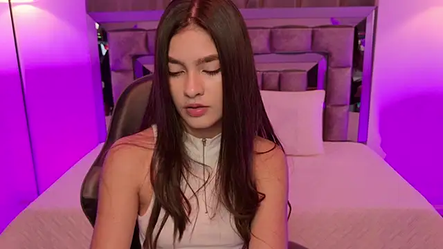 Bella Clark2 online show from November 2025 04:49:01 AM