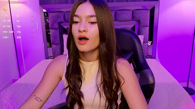 Bella Clark2 online show from October 2025 02:21:01 AM