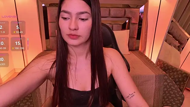 Snapshot of Bella_Clark2 chatting on February 2026 05:38:02 AM Bella Clark2 online show from February 2026 05:38:02 AM