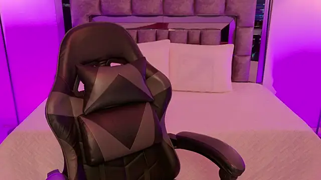 Bella Clark2 online show from November 2025 03:43:01 AM