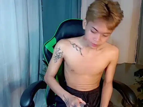 AsianCuteGuy21 online show from February 2026 09:21:01 PM