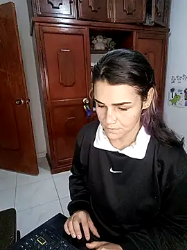 isa cereza05 online show from November 2025 06:00:02 PM