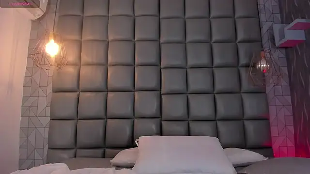 dannavelvet online show from March 2026 01:11:01 PM