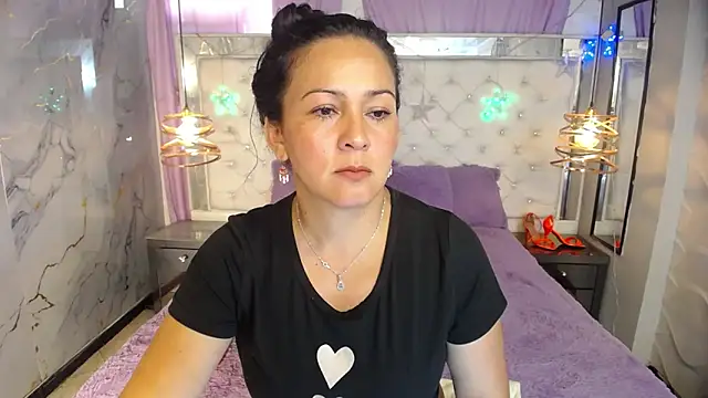 Snapshot of Melissa-roberts chatting on December 2025 08:31:01 PM Melissa-roberts online show from December 2025 08:31:01 PM