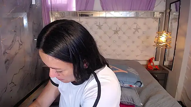 Snapshot of Melissa-roberts chatting on January 2026 01:39:01 PM Melissa-roberts online show from January 2026 01:39:01 PM