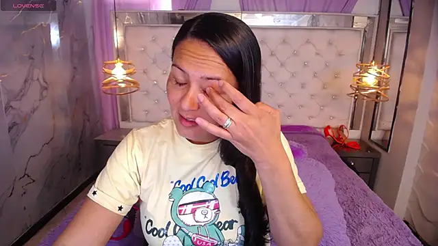 Snapshot of Melissa-roberts chatting on November 2025 07:47:01 PM Melissa-roberts online show from November 2025 07:47:01 PM