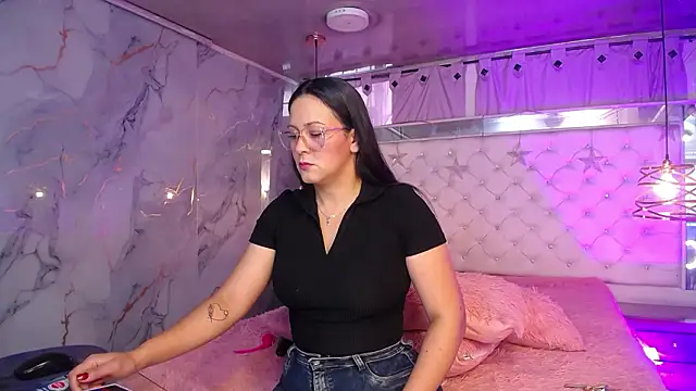 Melissa-roberts online show from March 2026 02:12:02 PM